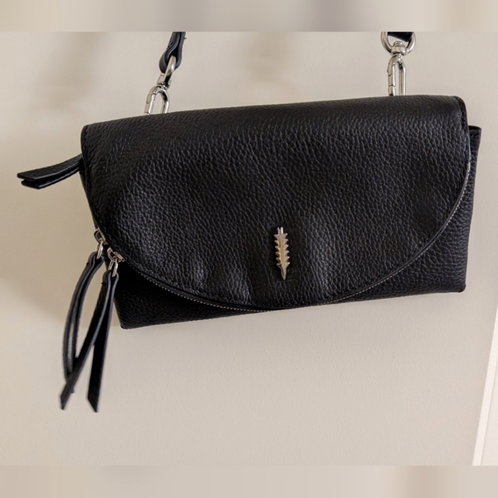 Thacker Nikki Crossbody wallet/purse, pebbled black leather, magnetic closure